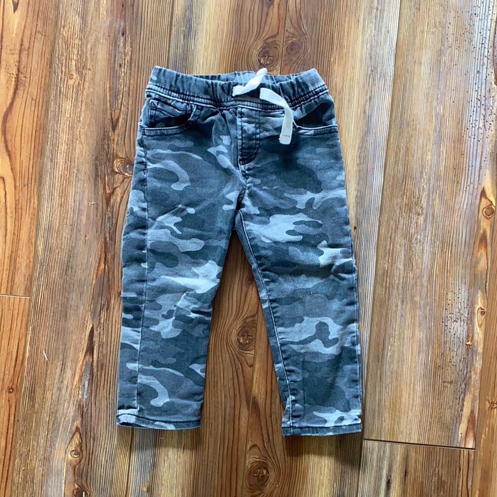 Gap Kids 2T grey camo pull on jeans